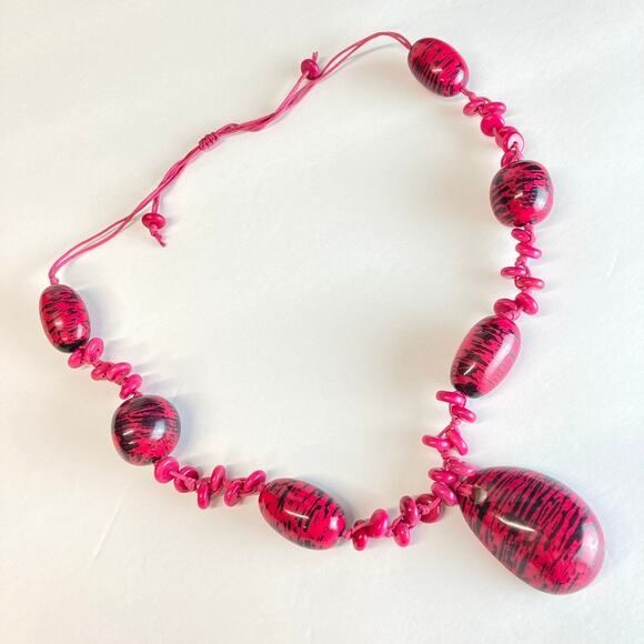 Boho pink mixed media necklace - Picture 2 of 10